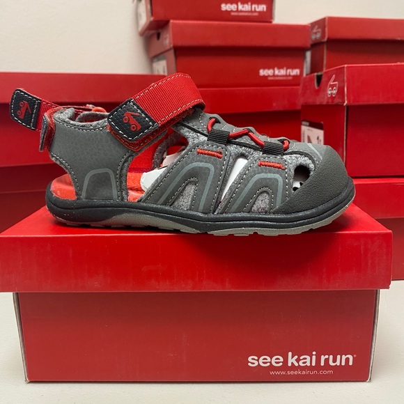 See Kai Run Boys' Lincoln III Sport Sandal, Gray - Picture 3 of 5